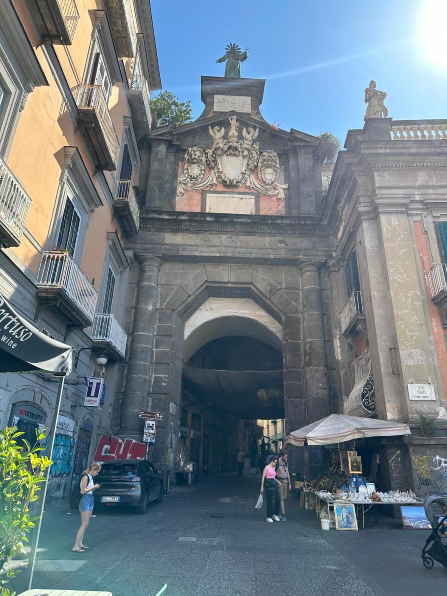 Monaciello All'Alba Napoli Bagian luar foto